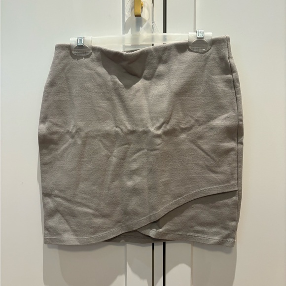 Talula Aritzia pencil skirt, worn once - Picture 1 of 3
